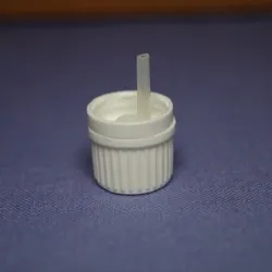 Nakrętka z kroplomierzem i pierścieniem gwar. 18 mm