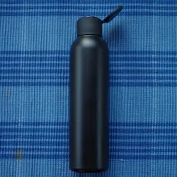 Butelka 150 ml z matową zakrętką flip-top, HDPE czarna