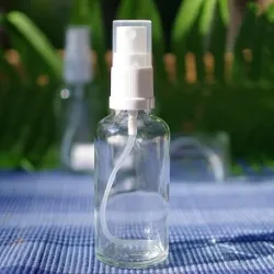 Butelka szklana bezb. z atomizerem białym  50 ml