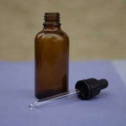 Butelka szklana z pipetą szklaną (cz) 50 ml brązowa (P)