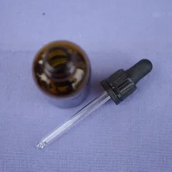 Butelka szklana z pipetą szklaną (cz) 50 ml brązowa (P)