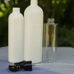 Butelka ze spryskiwaczem 500 ml HDPE biała