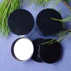 Nakrętka z uszczelnieniem czarna na słoik szklany  60 ml