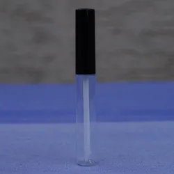 Pojemnik na błyszczyk do ust z aplikatorem 7 ml