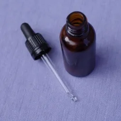 Butelka szklana z pipetą szklaną (cz) 30 ml brązowa (P)