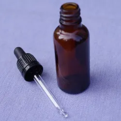 Butelka szklana z pipetą szklaną (cz) 30 ml brązowa (P)