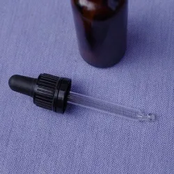 Butelka szklana z pipetą szklaną (cz) 30 ml brązowa (P)