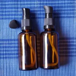 Butelka szklana brąz. z pompką  50 ml